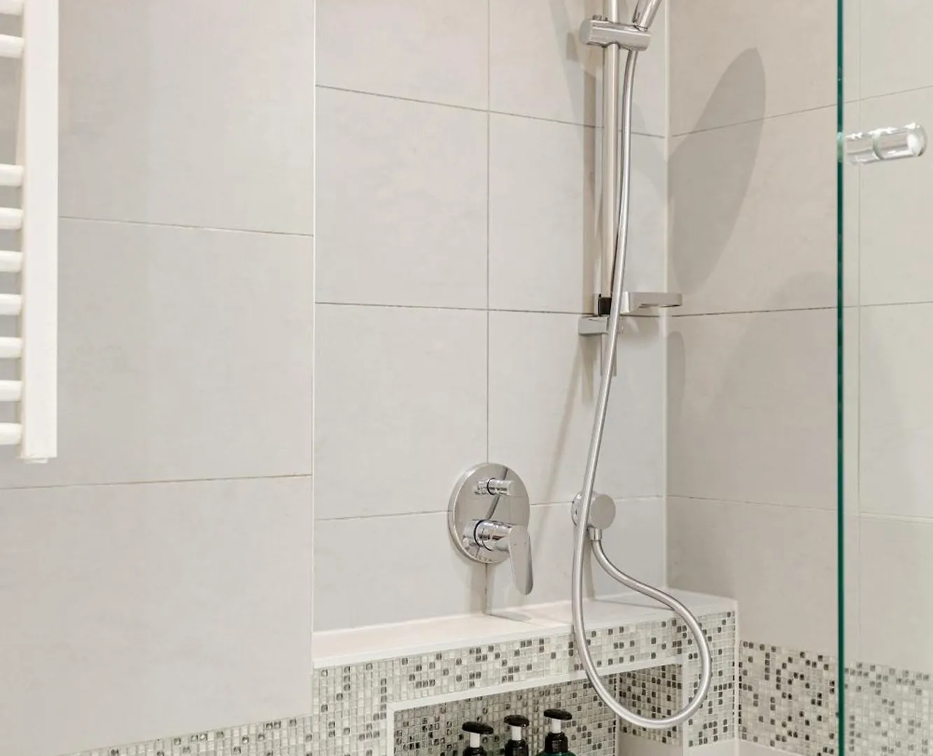 Chic Parisienne A Vienne - French Flair In The Heart Of Vienna Apartment 0*,  Austria