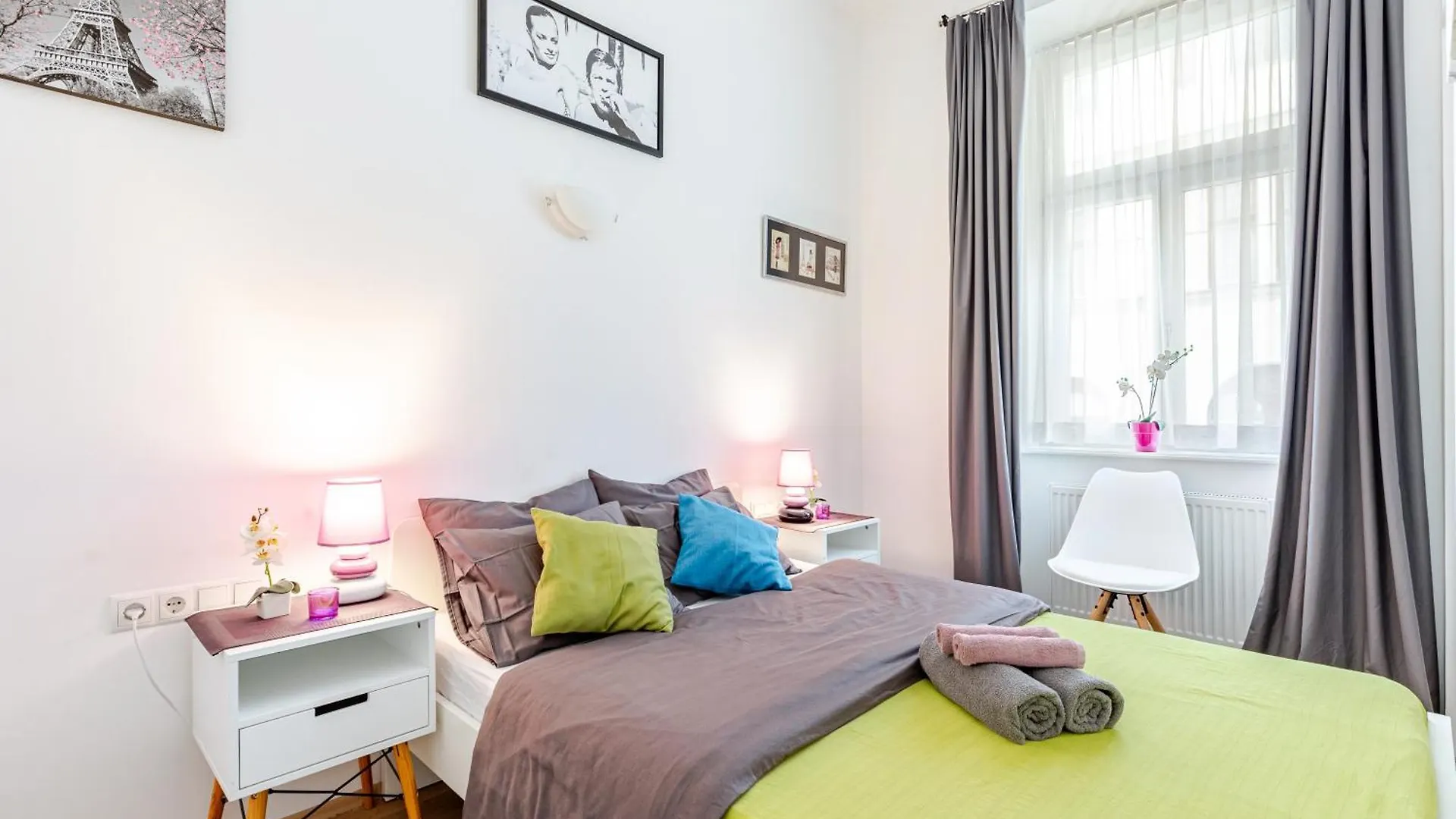 Chic Parisienne A Vienne - French Flair In The Heart Of Vienna Apartment 0*,