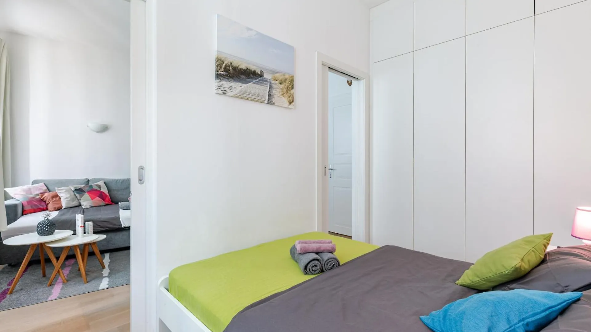 Chic Parisienne A Vienne - French Flair In The Heart Of Vienna Apartment