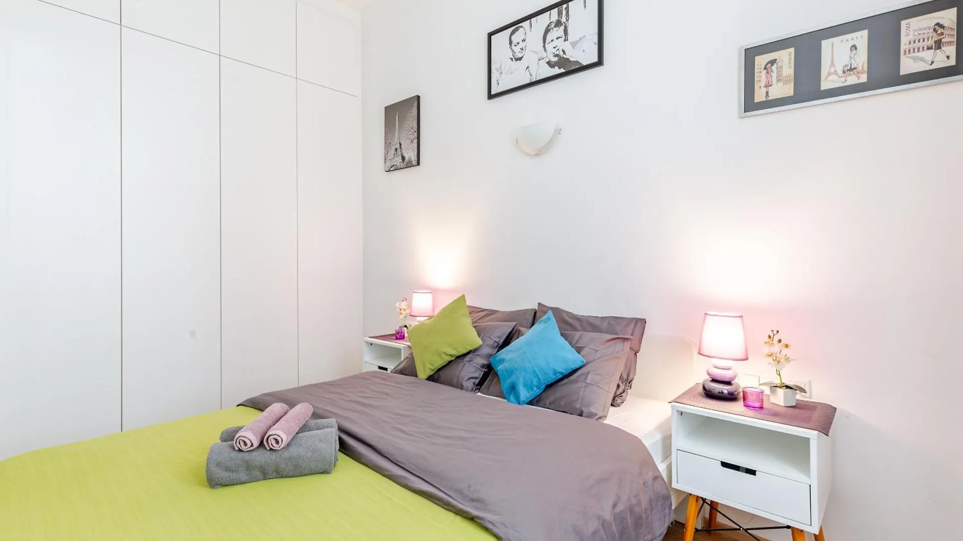 Chic Parisienne A Vienne - French Flair In The Heart Of Vienna Apartment Austria