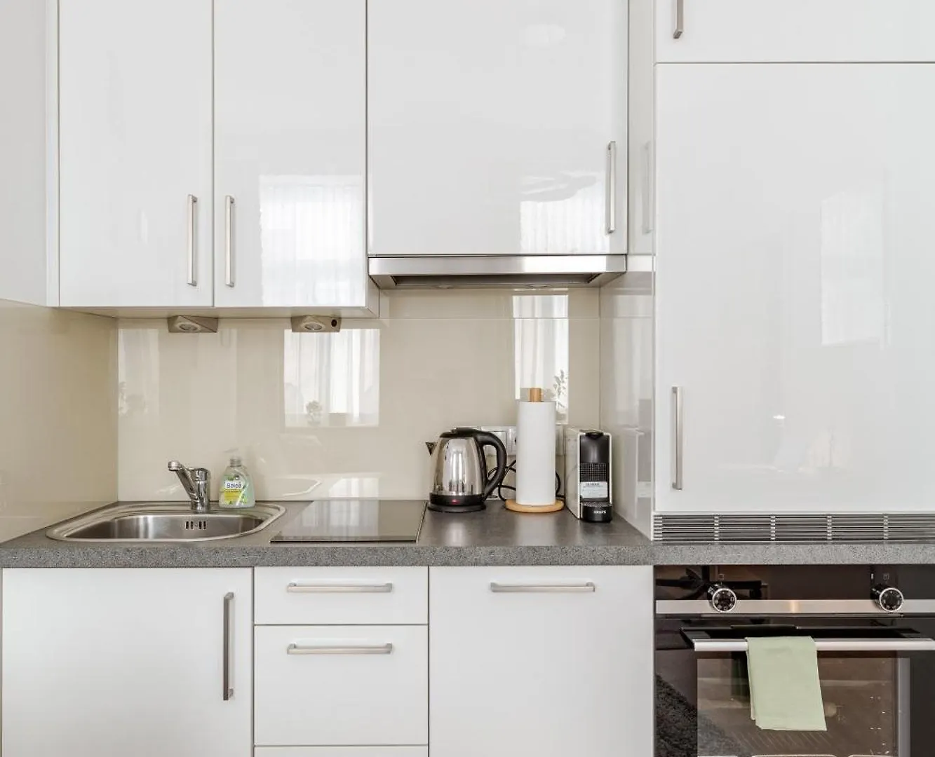 Chic Parisienne A Vienne - French Flair In The Heart Of Vienna Apartment